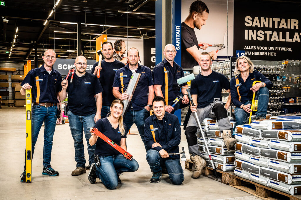 groepsfoto teamfoto zakelijk bedrijven, originele foto met collega's - door Mike van Bemmelen professioneel fotograaf zakelijke teamfoto's